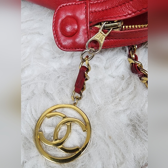✨ Chanel Vintage Red Leather Shoulder Bag – Rare Model ✨ - Picture 15 of 16